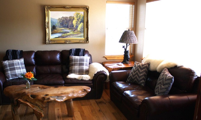 Mountain Village Condo | Best Value!! Quick Stroll to Ski Lifts and seasonal free Chondola!!
