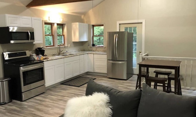 Howard House | BEST VALUED AIRBNB IN OHIO!