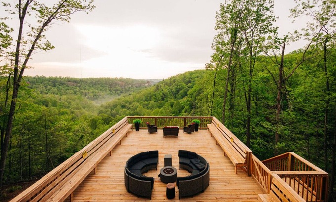 Frenchburg Cabin | Best Views in RRG | Game Room | Hot Tub | Caves