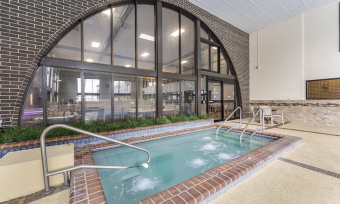 Great Bend Hotel | Best Western Angus Inn