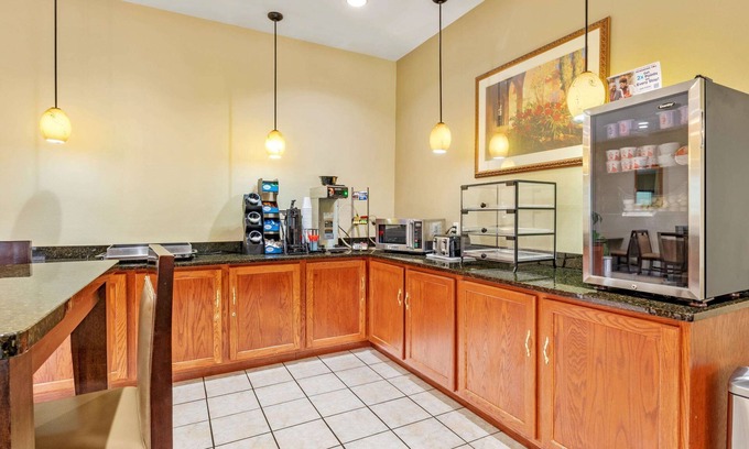 Springfield Hotel | Best Western Clearlake Plaza