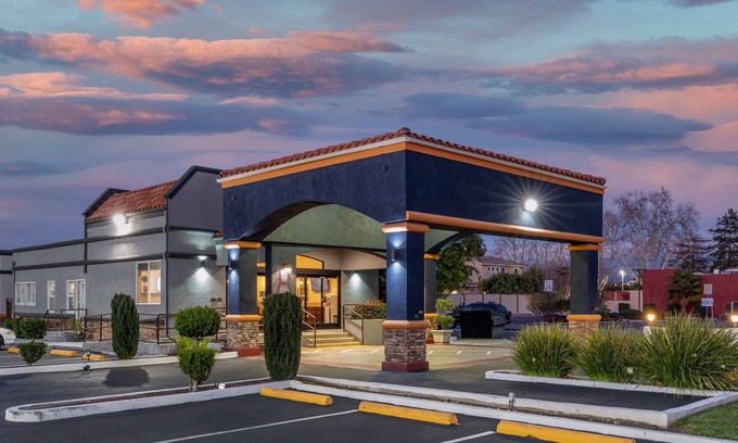 Ponderosa Park Hotel | Best Western Inn Santa Clara