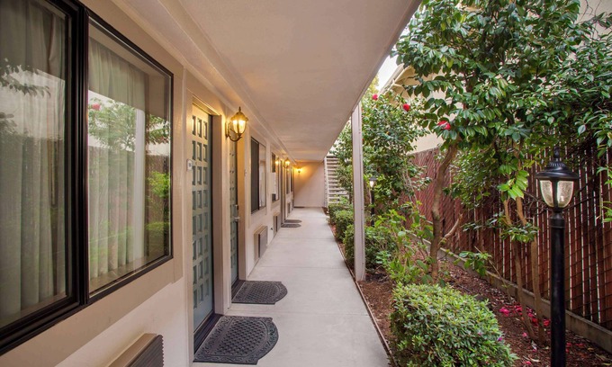Westside Santa Cruz Hotel | Best Western Inn