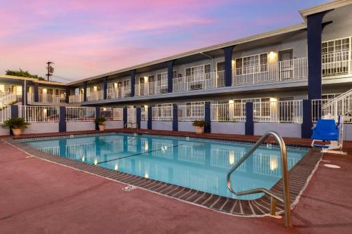 Orange Hotel | Best Western Orange Plaza
