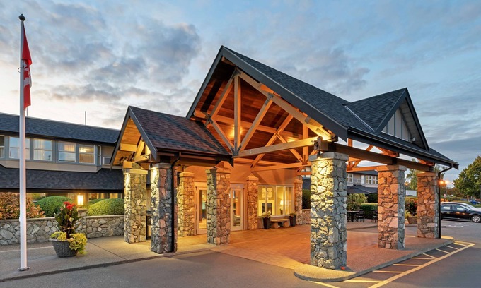 Sidney Hotel | Best Western Plus Emerald Isle Hotel