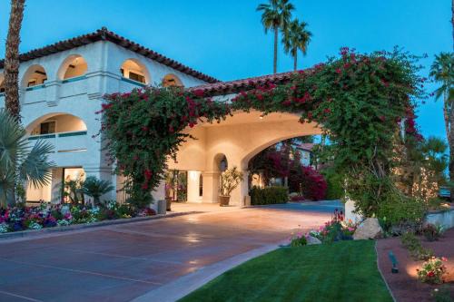 Downtown Palm Springs Hotel | Best Western Plus Las Brisas Hotel