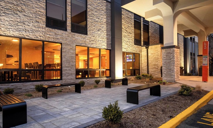 Secaucus Hotel | Best Western Plus Meadowlands