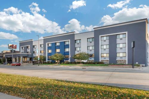 West Milwaukee Hotel | Best Western Plus Milwaukee West