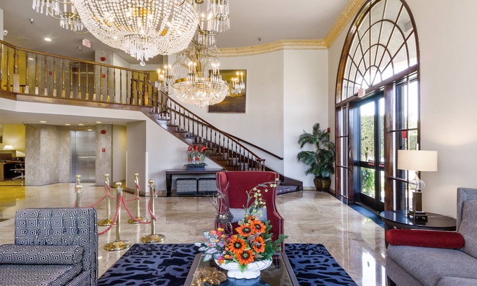 Santa Ana Heights Hotel | Best Western Plus Newport Mesa Inn