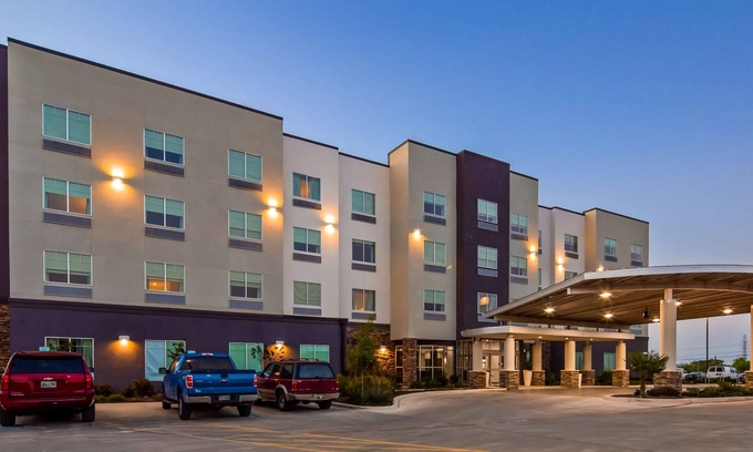 San Antonio Hotel | Best Western Plus Roland Inn & Suites