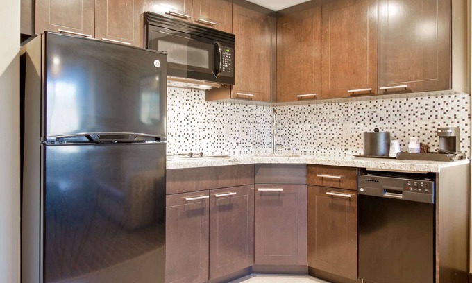 Woodstock Hotel | Best Western Plus Woodstock Inn & Suites