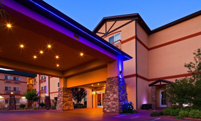 La Verkin Hotel | Best Western Plus Zion West Hotel