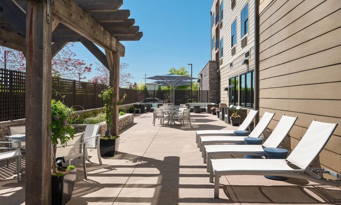 Vancouver Hotel | Best Western Premier Hotel at Fisher's Landing