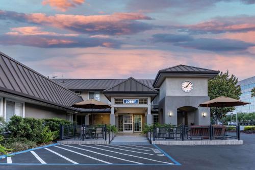 Snail Hotel | Best Western Silicon Valley Inn