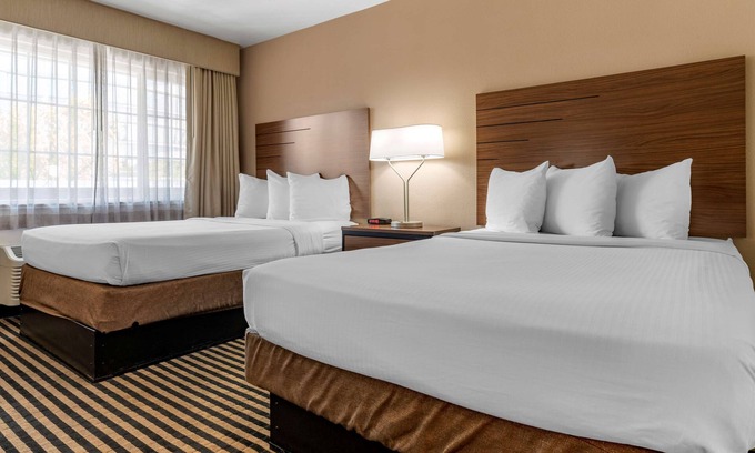 Modesto Hotel | Best Western Town House Lodge