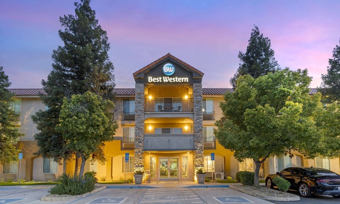 Visalia Hotel | Best Western Visalia Hotel