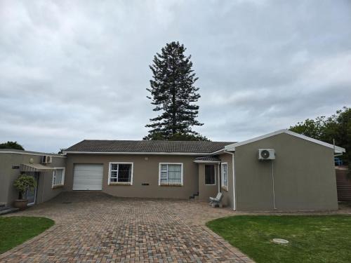 Port Elizabeth Villa | BestInn