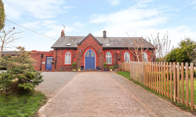 Bagillt Cottage | BETHANIA CHAPEL ANNEX, pet friendly in Bagillt, Flintshire