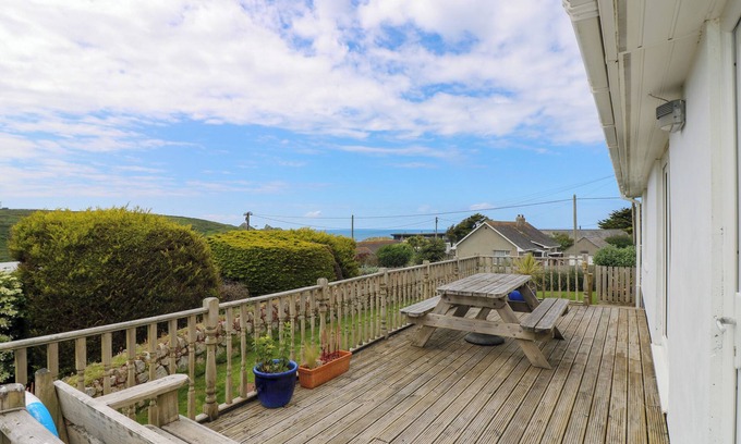 Holywell House | BETHANY BAY VIEW, pet friendly, with a garden in Holywell Bay