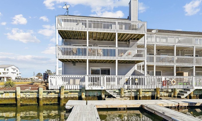 Cedar Neck House | Bethany Marina Townhome: Sunset Views, Near Dining & Shopping, Pool Access!