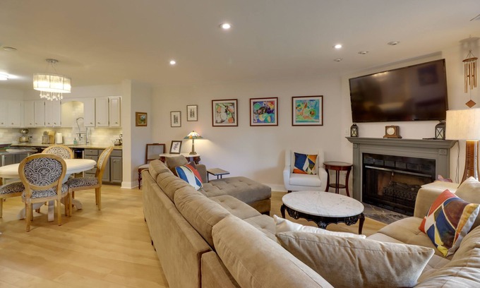 Bethesda House | Bethesda Townhome ~ 10 Mi to DC!