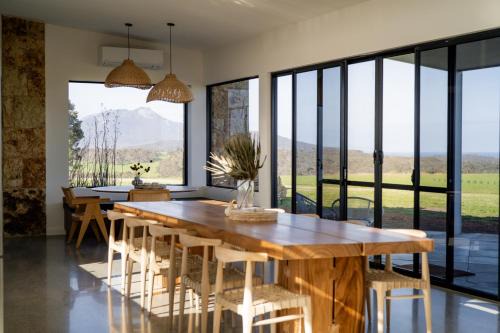 Manypeaks House | Betty's Beach House