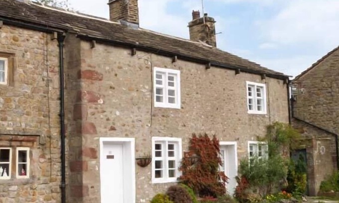 Gargrave Cottage | BETTY'S COTTAGE, pet friendly, character holiday cottage in Gargrave