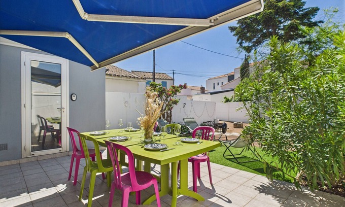 Saint-Gilles-Croix-de-Vie Ski Chalet | Between town centre and beach, house for 6