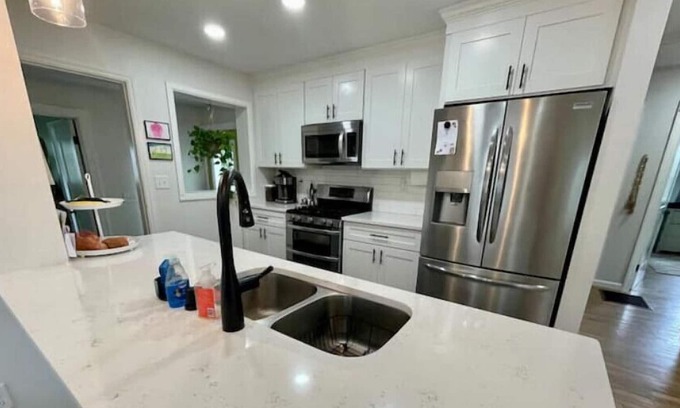 East Raleigh House | Between Two Oaks