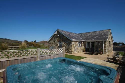 Mynytho House | Beudy'r March