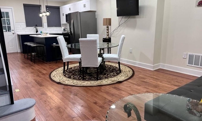 Primos Secane House | BEUTIFUL HOUSE IN ELMWOOD PARK PHILADELPHIA