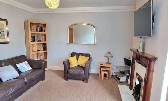 Woodhorn Apartment | Bewick House Large three bedroom Sleeps upto six