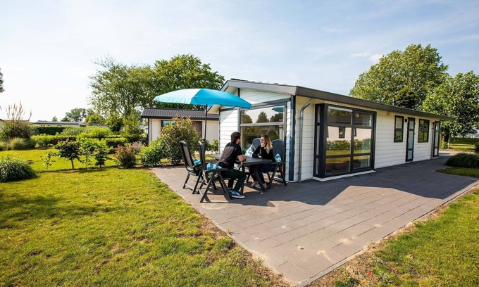Municipality of Noordwijk Ski Chalet | Bewitching chalet in Noordwijk with garden