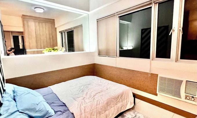 Pinagsama Apartment | BGC McKinley Center Prime Accommodations