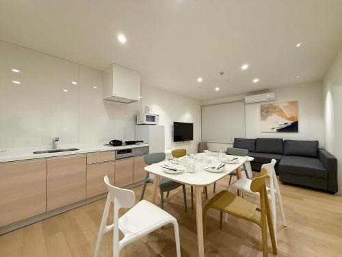 Hiroshima City Centre Apartment | bHOTEL Nikkei Central 3BR Apt Close to Shopping & Dining