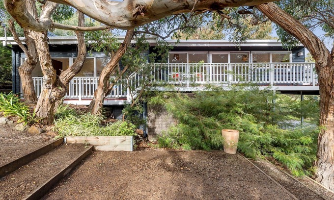 Fairhaven House | Biddles Beach House - only a short stroll to Fairhaven beach