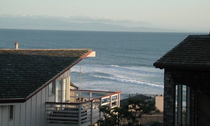 La Selva Beach House | Big and Bright, Steps to Sand, Ocean Views, and Sleeps 8+