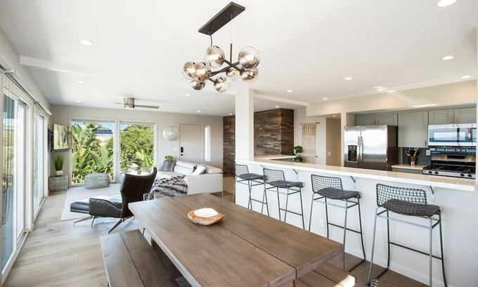 Leucadia Apartment | Big and Roomy Three Decks and Five King Suites