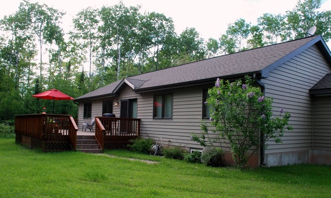 La Pointe House | Big Arns - Home on the edge of the Woods, close to Downtown La Pointe