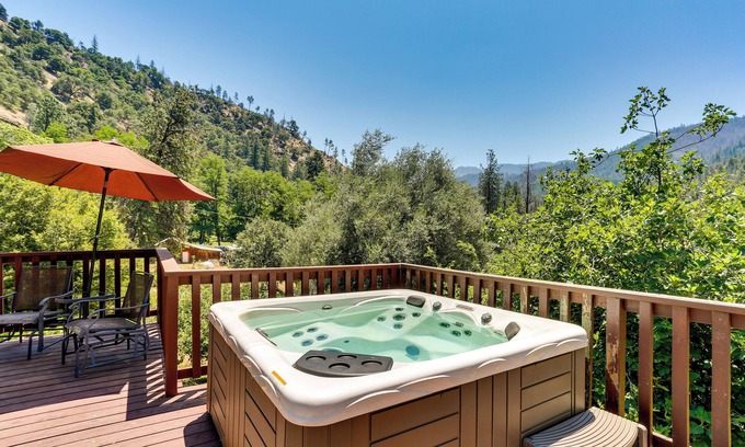 Big Bar House | Big Bar Home w/Hot Tub & Fire Pit!