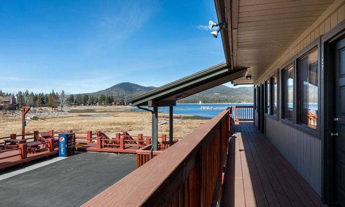 Big Bear Lake Hotel | Big Bear Frontier