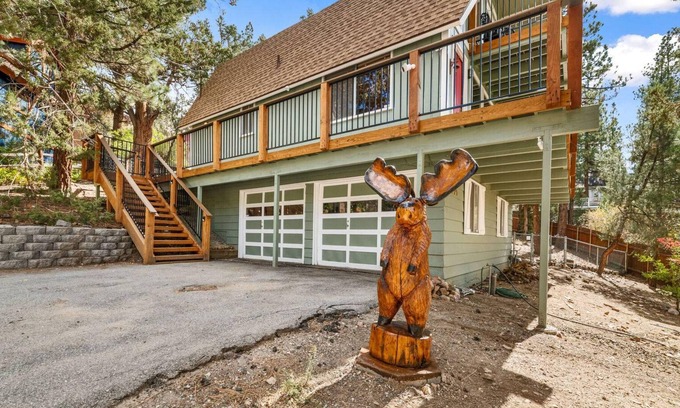Whispering Forest House | Big Bear Moose House