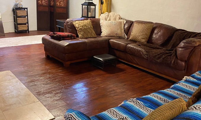 Mooresville House | Big cozy basement close to downtown!
