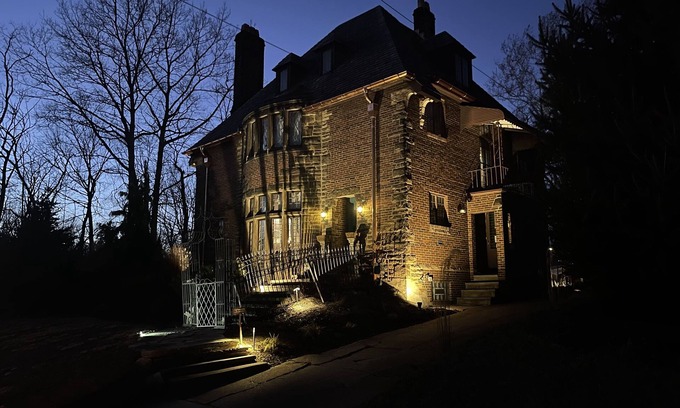 Parma Other | Big Creek Castle Retreat- 5 BR, 1acre next to the Metroparks-5 mi to Cle Airport