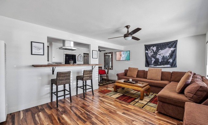 Port Hueneme House | Big family friendly space, 3 bedrooms near beaches!