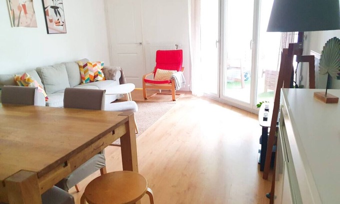 Guyancourt Apartment | Big flat close to the velodrome and national golf