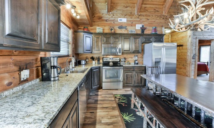Branson Cedars Cabin | Big Game Lodge | 4 Bed, 4 Bath
