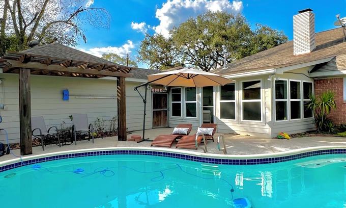 Westbury House | Big Heated Pool w Sunroom, Centrally-loc. Luxury in Houston, Billiards, Sleeps16