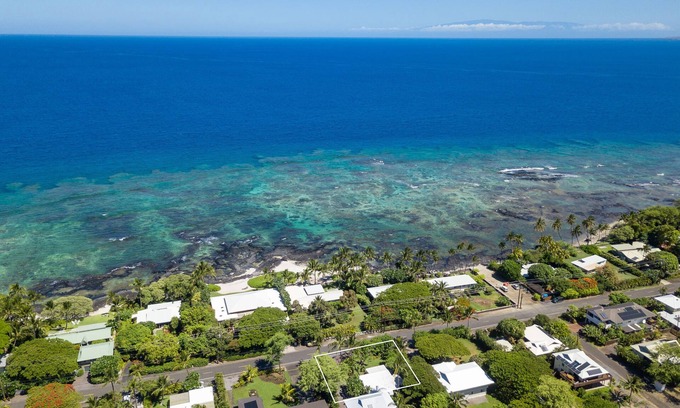 Kamuela Cottage | Big Island Plumeria Cottage Perfect Couples Getaway in Magical Puako