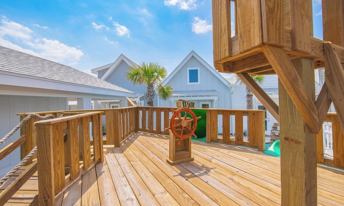 Central City House | Big Kahuna - 14936
